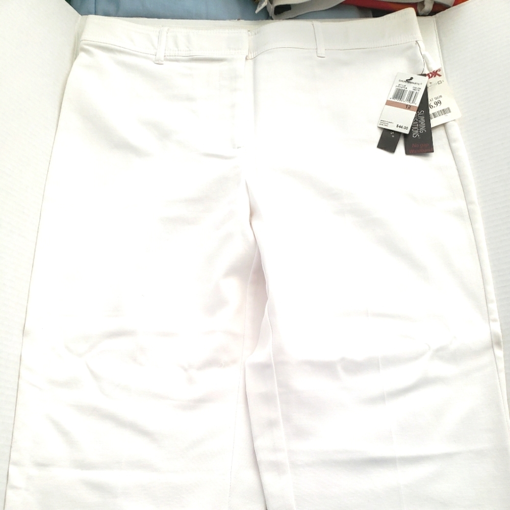 Ladies crop summer slacks in white
